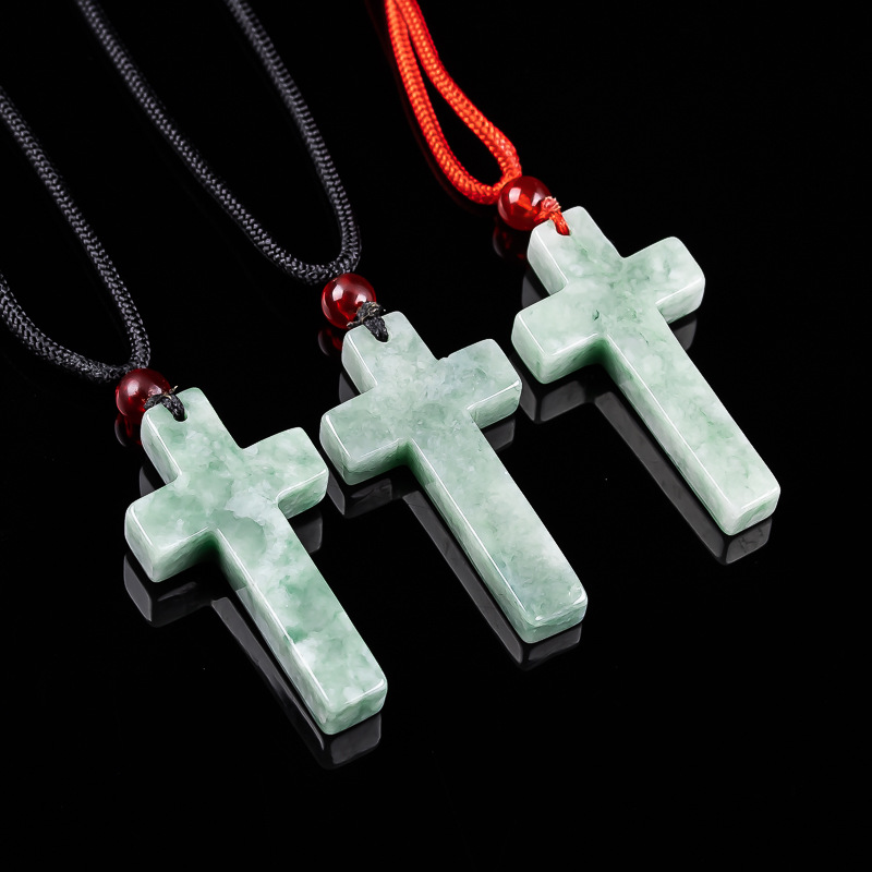 Necklaces - Naszyjnik z zawieszką w kształcie krzyża