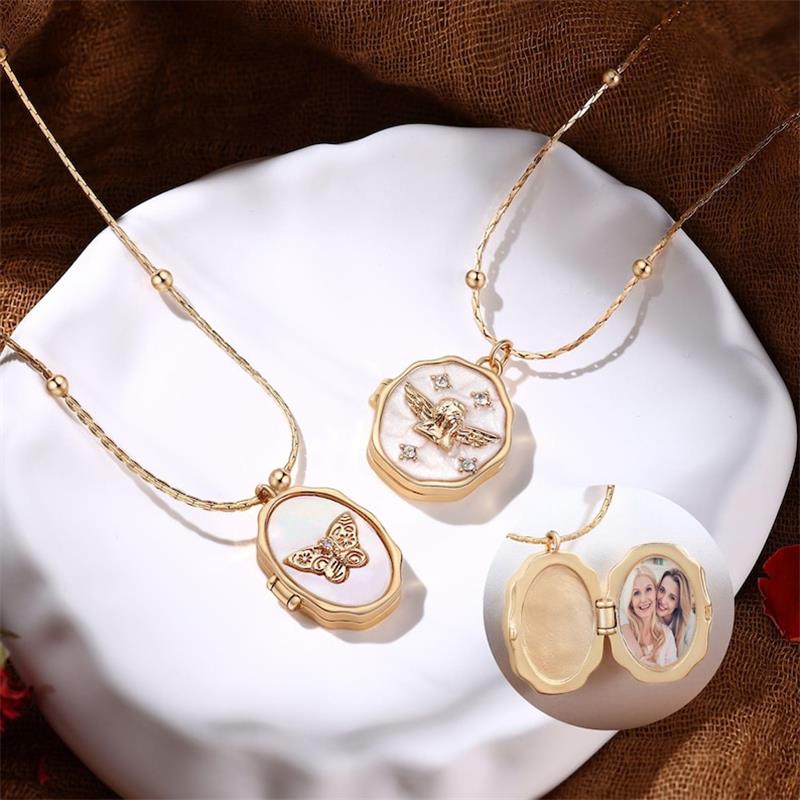Heart Locket Necklace Photo - Naszyjnik z medalionem w kształcie anioła